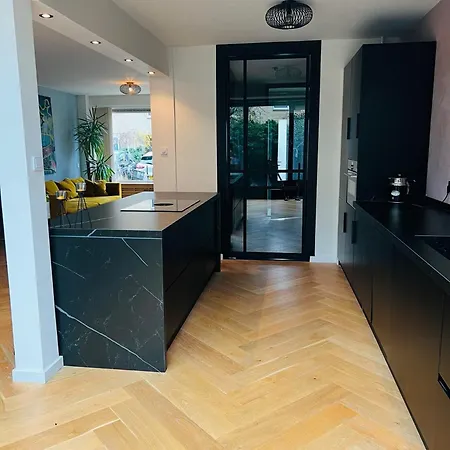 Apartment Spacious In Close To The City Center *