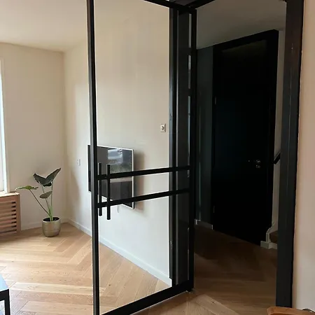 Apartment Spacious In Close To The City Center